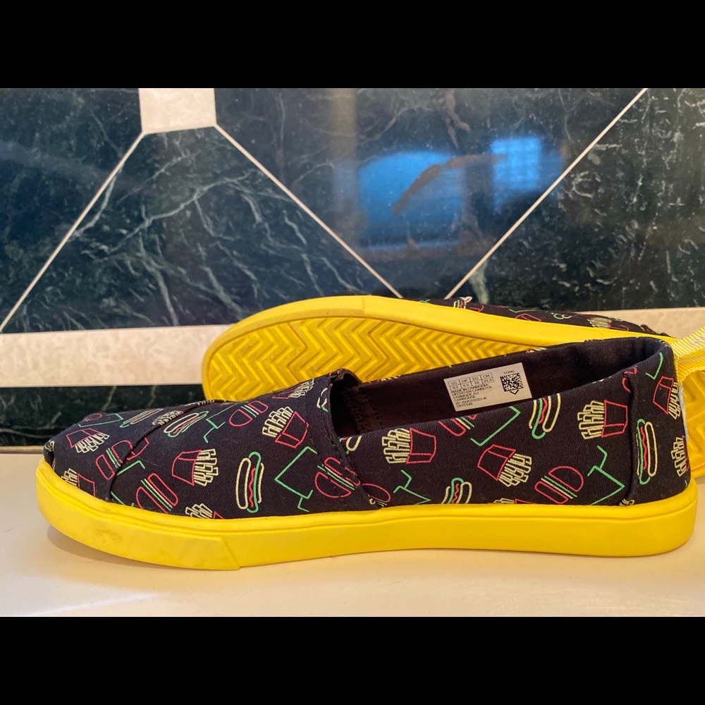 TOMS size 8.5W
